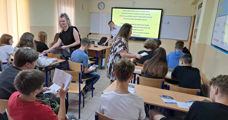 Promocja OHP na Dniach Otwartych Szkoły Awans w Pińczowie