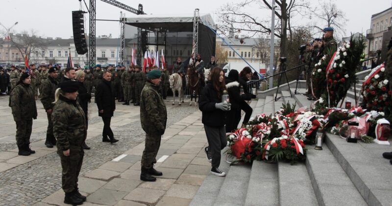 ŚWK NA OBCHODACH 106 ROCZNICY ODZYSKANIA NIEPODLEGŁOŚCI